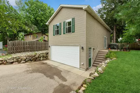 125 Circle Dr S, Island Lake, IL 60042