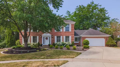 3 Somerset Ct, Bloomington, IL 61701