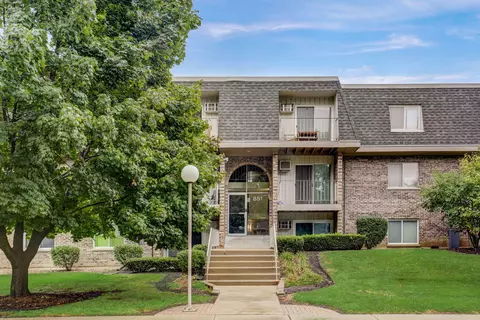 851 Blossom Ln #308, Prospect Heights, IL 60070
