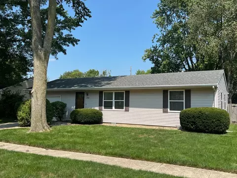 2704 Trafalgar Sq, Champaign, IL 61821