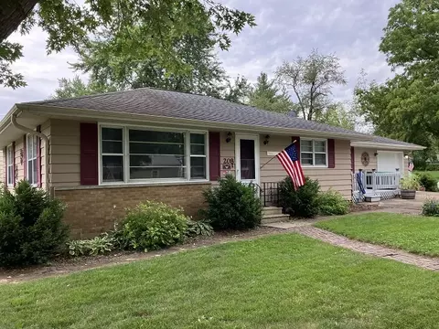 208 W Reckitt St, Sycamore, IL 60178