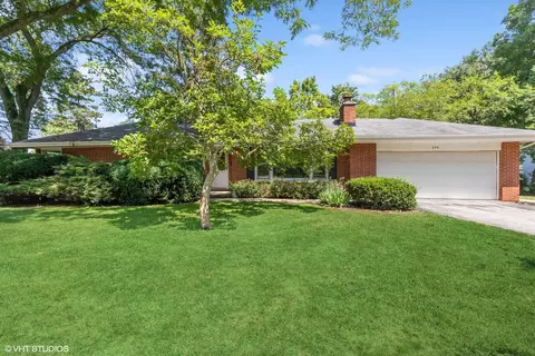 244 Hancock Ave, Lake Bluff, IL 60044
