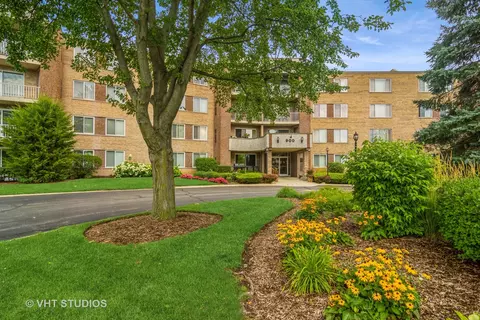 900 E Wilmette Rd #123, Palatine, IL 60074