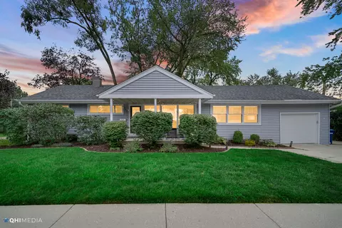 903 S President St, Wheaton, IL 60189