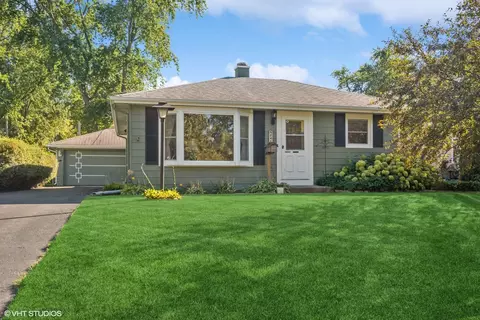 2411 Sigwalt St, Rolling Meadows, IL 60008