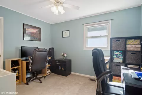 2411 Sigwalt St, Rolling Meadows, IL 60008 photo 9
