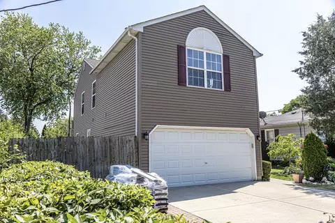 807 Stewart Ave, Elgin, IL 60120 photo 3