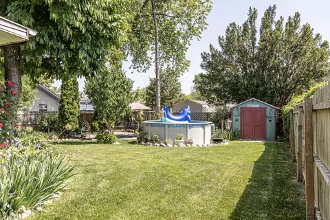 807 Stewart Ave, Elgin, IL 60120 photo 9