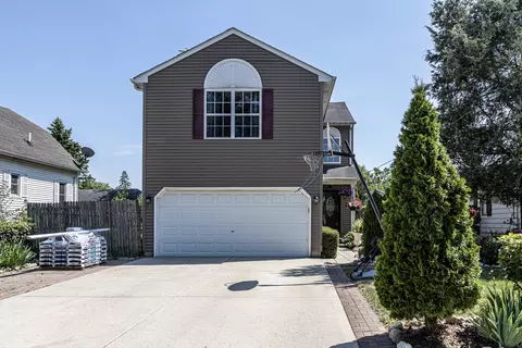 807 Stewart Ave, Elgin, IL 60120 photo 4