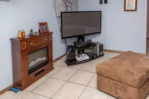 807 Stewart Ave, Elgin, IL 60120 photo 39