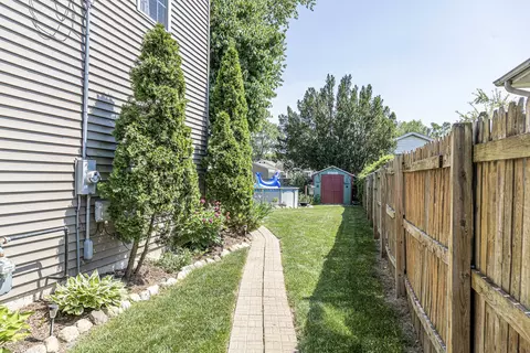 807 Stewart Ave, Elgin, IL 60120 photo 5