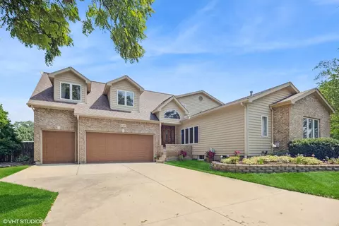 6415 Western Ave, Willowbrook, IL 60527