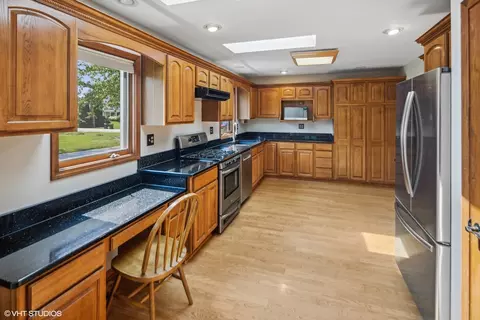 6415 Western Ave, Willowbrook, IL 60527 photo 3