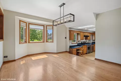 6415 Western Ave, Willowbrook, IL 60527 photo 4