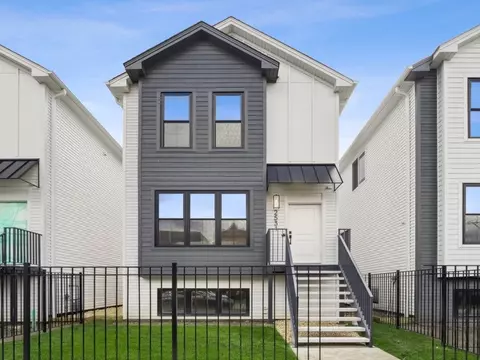 2533 W Lexington St, Chicago, IL 60612