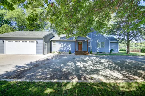516 E Rock Falls Rd, Rock Falls, IL 61071