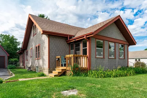 613 River Ln, Loves Park, IL 61111