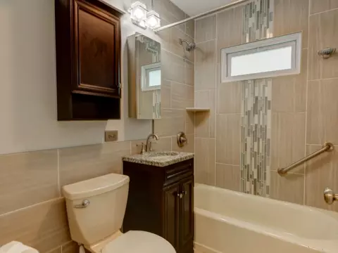 208 Hereford Ave, Steger, IL 60475 photo 8