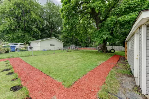 208 Hereford Ave, Steger, IL 60475 photo 12