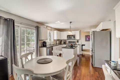 283 Windsor Dr, Bartlett, IL 60103 photo 5
