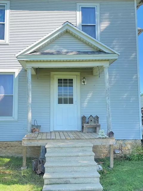 752 Lievan Rd, Dixon, IL 61021 photo 2