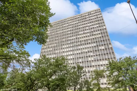 444 W Fullerton Pkwy #1302, Chicago, IL 60614