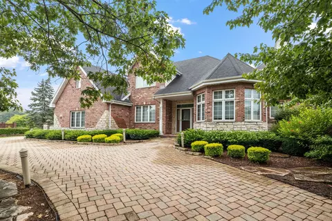 36 Sawgrass Dr, Lemont, IL 60439