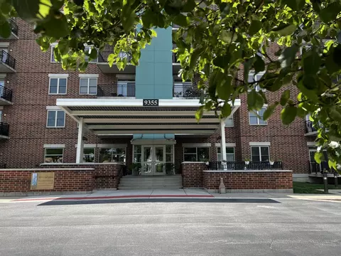 9355 Irving Park Rd #518, Schiller Park, IL 60176