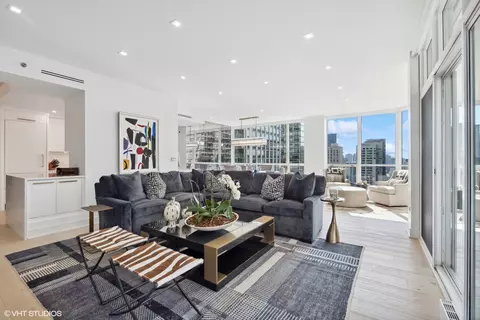21 E Huron St #1706, Chicago, IL 60611 photo 4