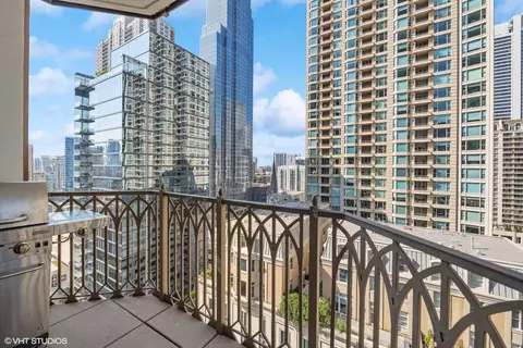 21 E Huron St #1706, Chicago, IL 60611 photo 6