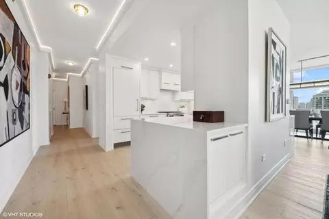 21 E Huron St #1706, Chicago, IL 60611 photo 16