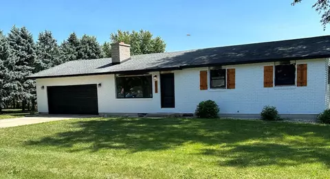 5623 S Forester Dr, Rochelle, IL 61068