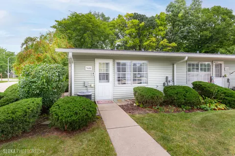 7430 Clarendon Ct #86, Fox Lake, IL 60020