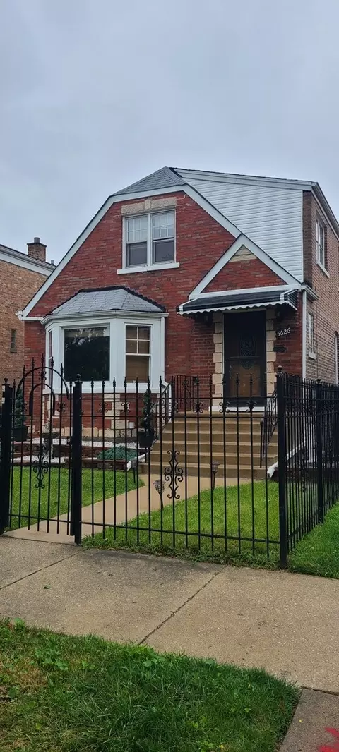 5626 S Washtenaw Ave, Chicago, IL 60629