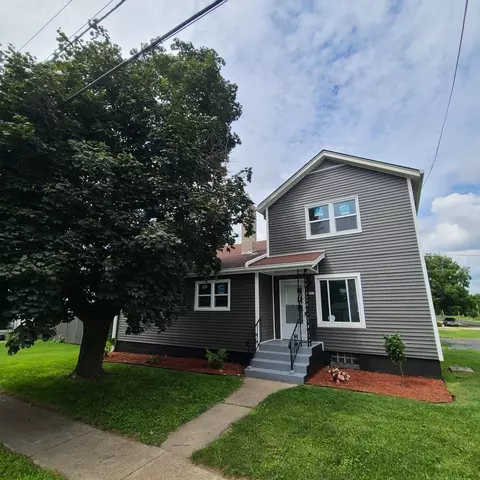 302 North St, Earlville, IL 60518