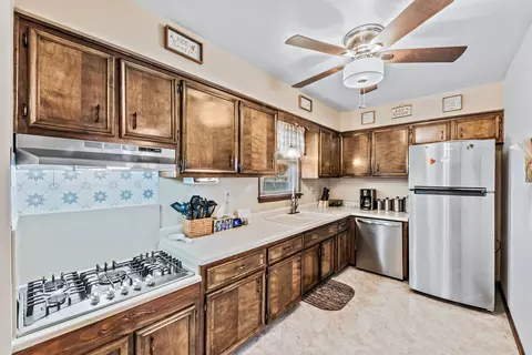 30 E Circle Dr, Saint Anne, IL 60964 photo 7