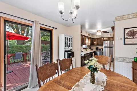 30 E Circle Dr, Saint Anne, IL 60964 photo 9