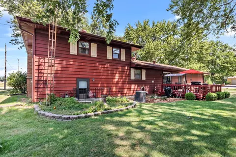 30 E Circle Dr, Saint Anne, IL 60964 photo 24