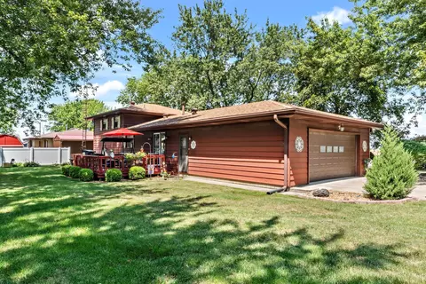 30 E Circle Dr, Saint Anne, IL 60964 photo 23
