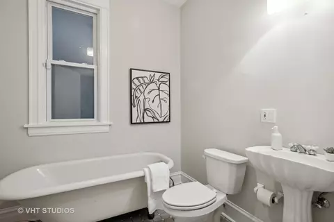 2139 W Thomas St, Chicago, IL 60622 photo 16