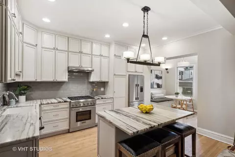 2139 W Thomas St, Chicago, IL 60622 photo 12