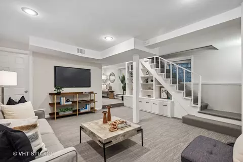 2139 W Thomas St, Chicago, IL 60622 photo 29