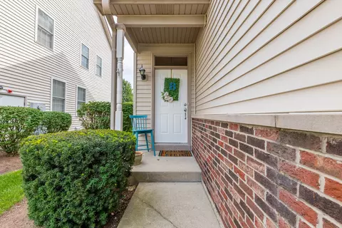 914 Case St, Naperville, IL 60563 photo 2