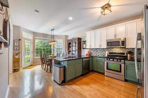 914 Case St, Naperville, IL 60563 photo 10