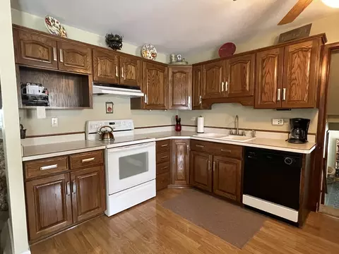 2404 Plum St, Peru, IL 61354 photo 7