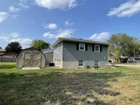 2404 Plum St, Peru, IL 61354 photo 6