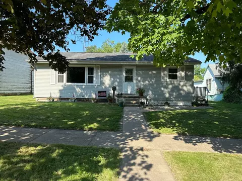 132 N Jefferson Ave, Amboy, IL 61310