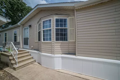 201 Norway Dr, Manteno, IL 60950