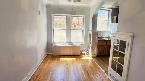6749 N Artesian Ave #2B, Chicago, IL 60645 photo 5