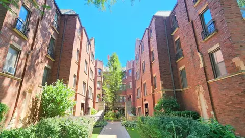6749 N Artesian Ave #2B, Chicago, IL 60645